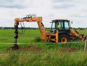 Ямобур JCB 4CX